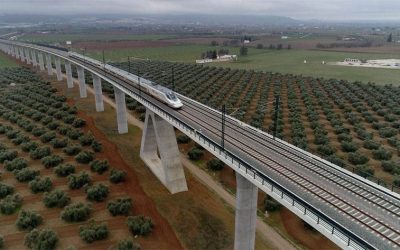 Trenes y carreteras pendientes, la agenda de la Junta frente a Óscar Puente
